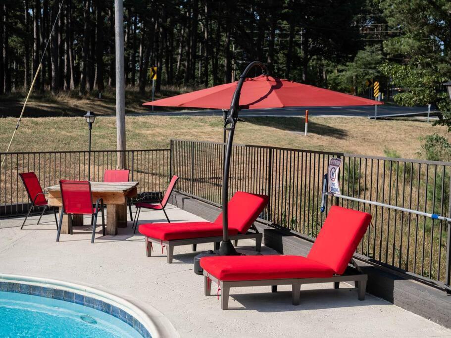 Stonegate Lodge King Bed Wifi 50 Roku Tv Salt Water Pool Room #104 يوريكا سبرينغز المظهر الخارجي الصورة