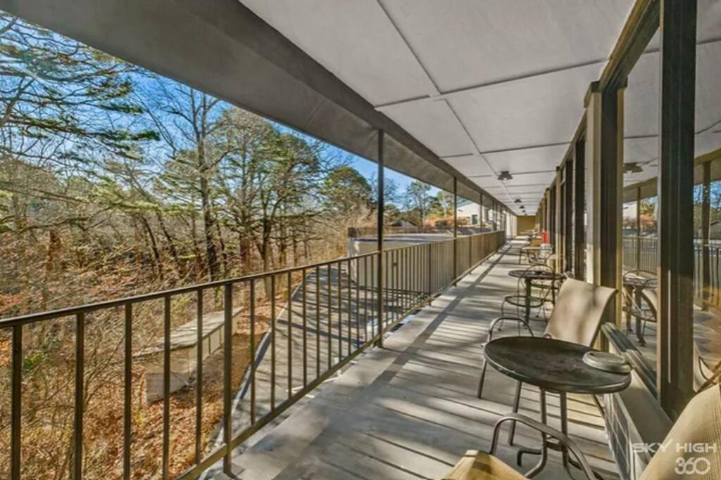 Stonegate Lodge King Bed Wifi 50 Roku Tv Salt Water Pool Room #104 يوريكا سبرينغز المظهر الخارجي الصورة